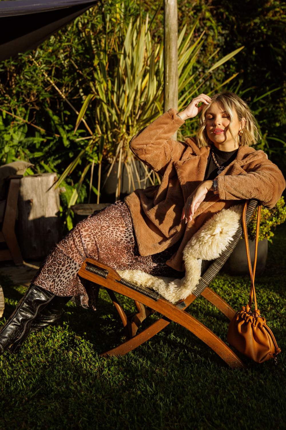 Casaco Plus Size Alícia Pelos Marrom Cess