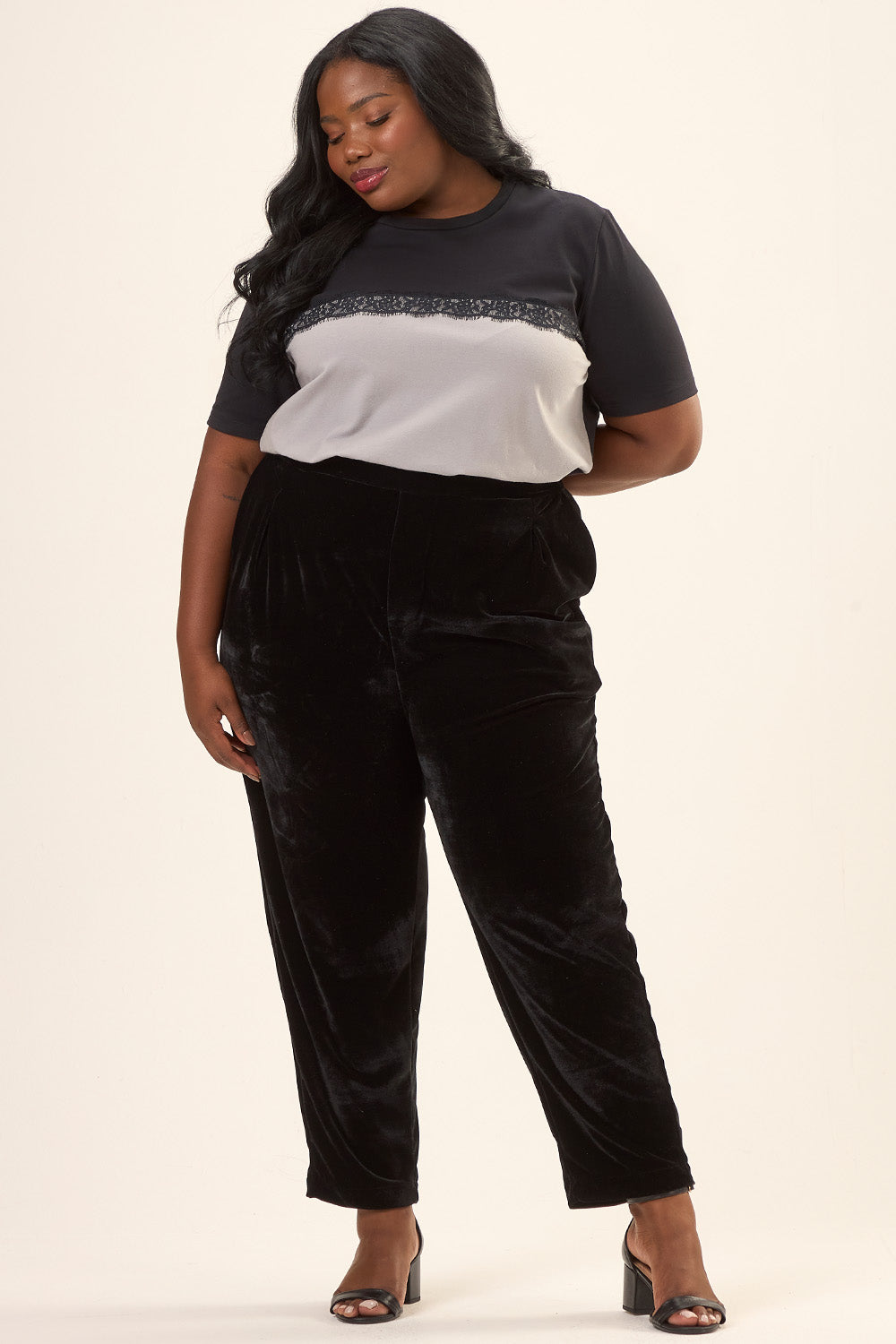 Blusa com Renda Plus Size Algodão Vinci Cinza Cess
