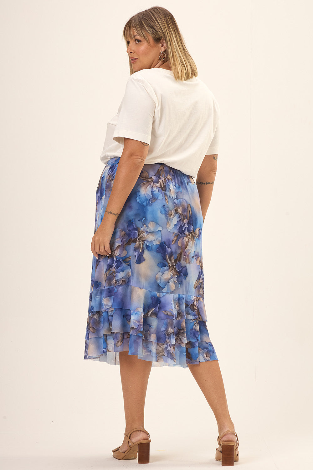 T-shirt Plus Size Lis Algodão Estampado Off White Cess