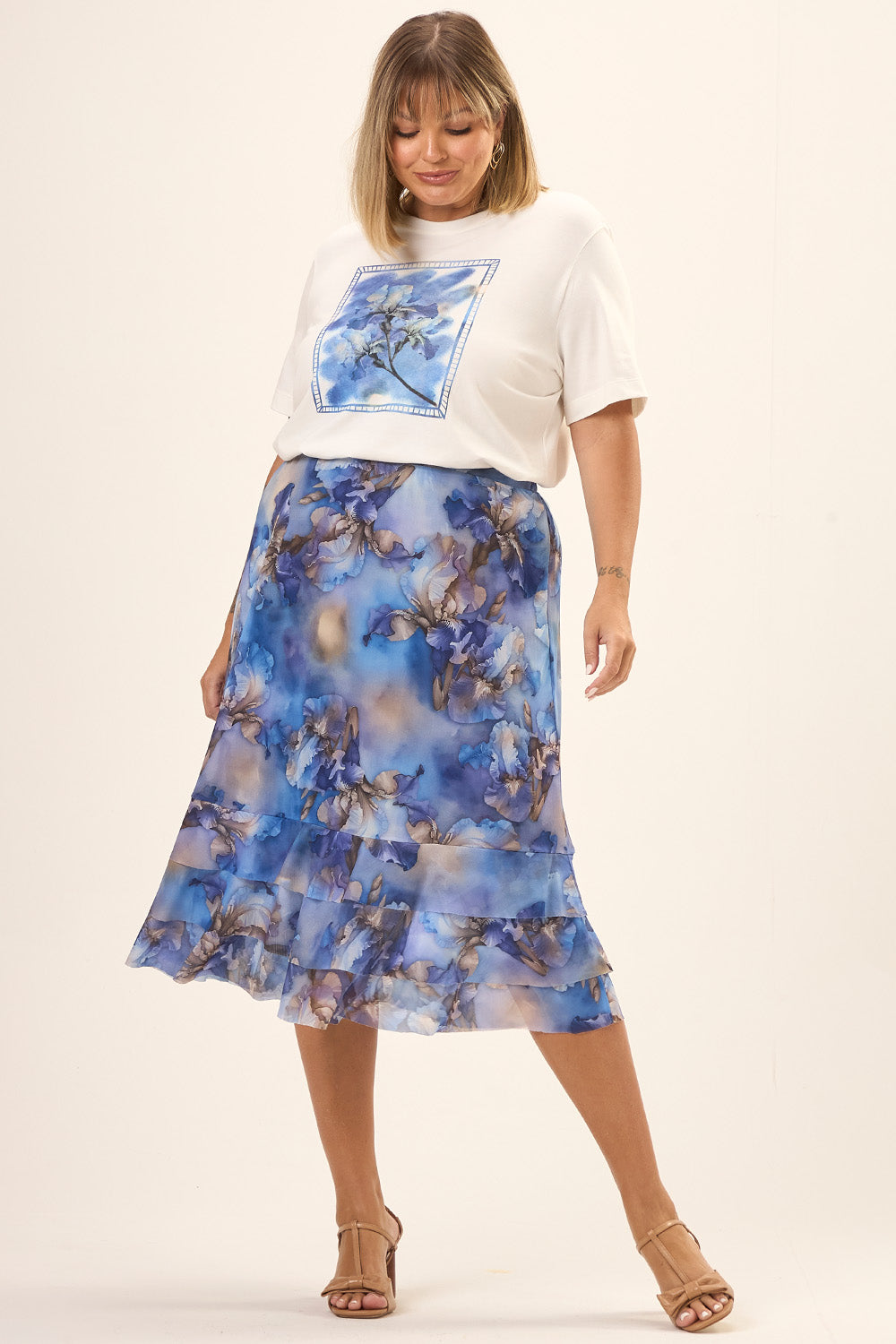 T-shirt Plus Size Lis Algodão Estampado Off White Cess