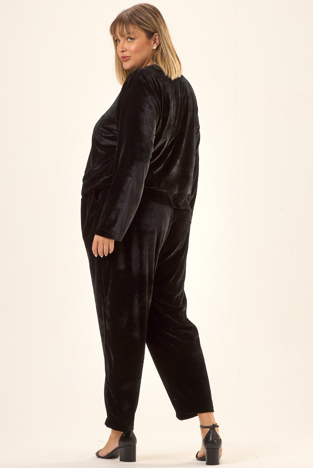 Jaqueta Plus Size Veludo Fresia Preto Cess