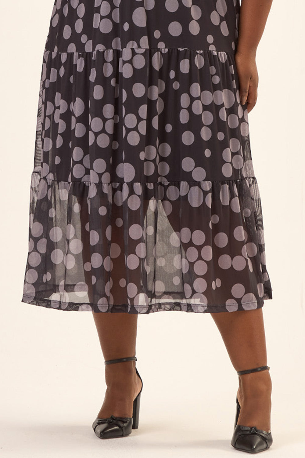 Vestido Midi Plus Size Tule Estampado Poá Vinci Cess