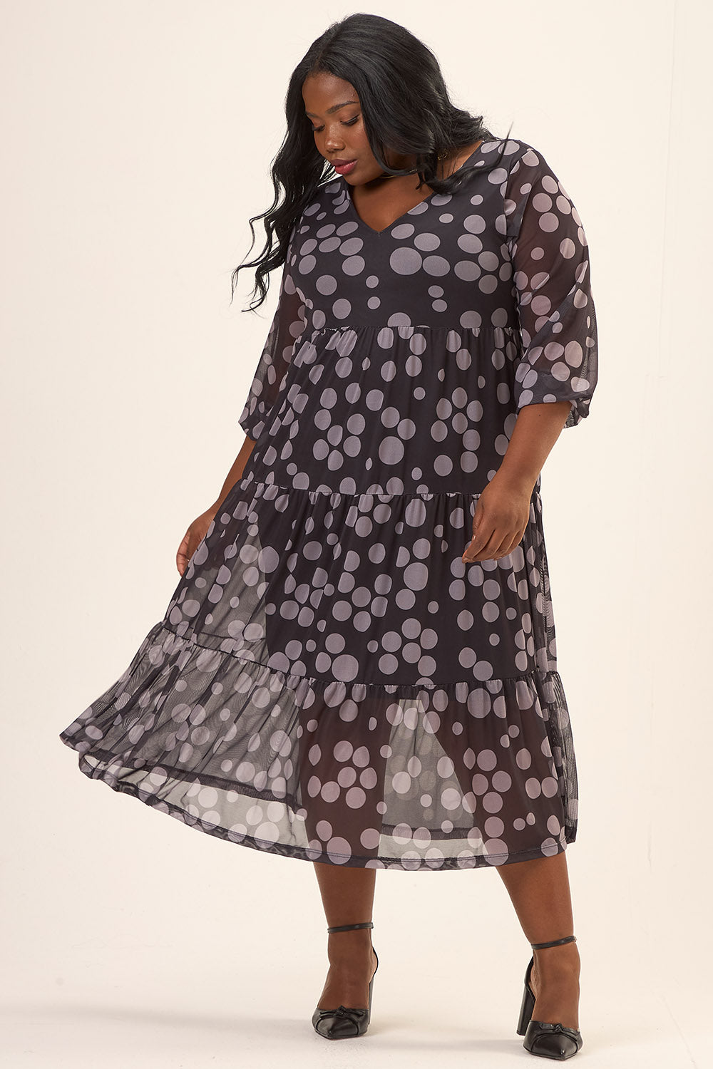 Vestido Midi Plus Size Tule Estampado Poá Vinci Cess