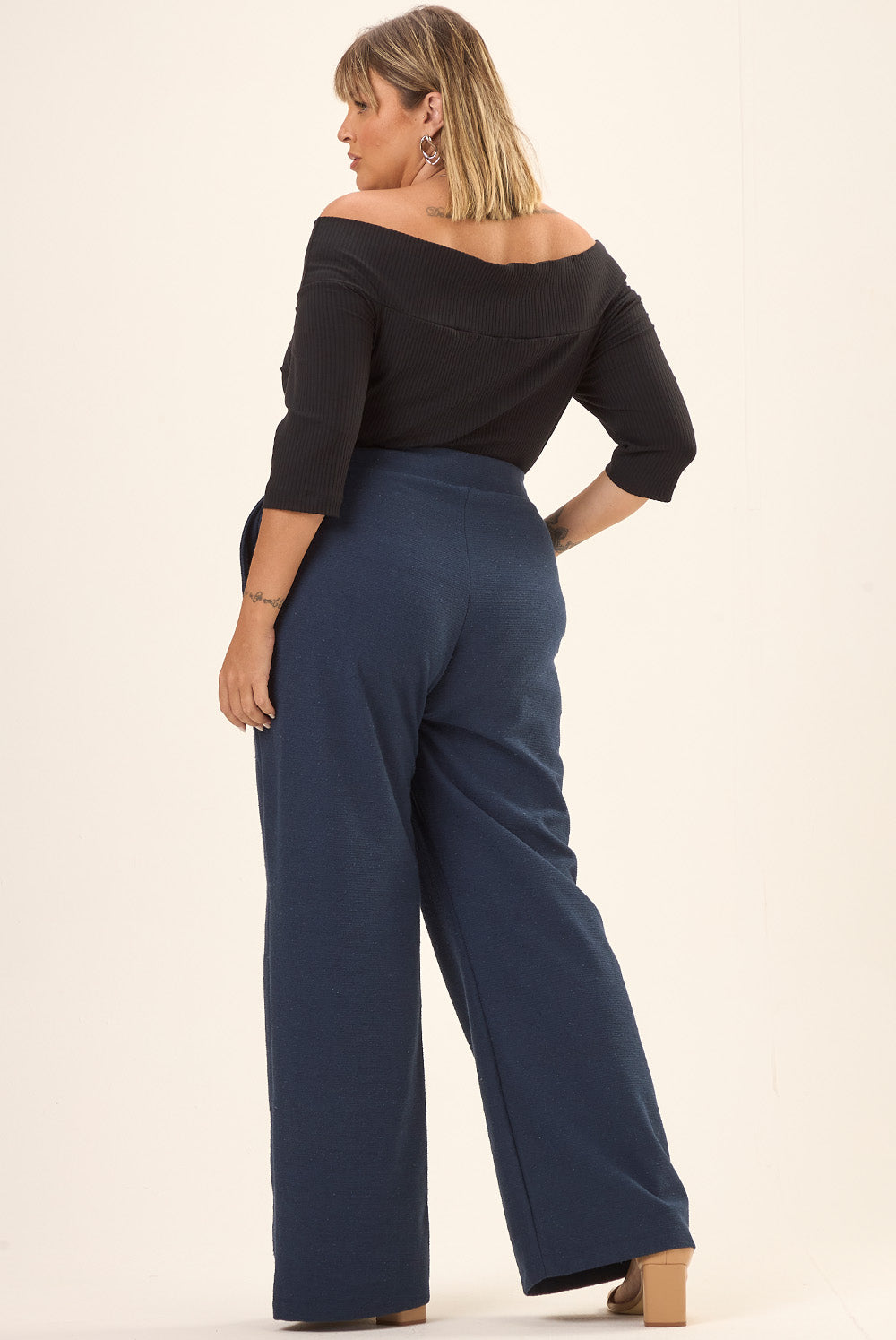 Blusa Ombro a Ombro Plus Size Canelado Vinci Preto Cess