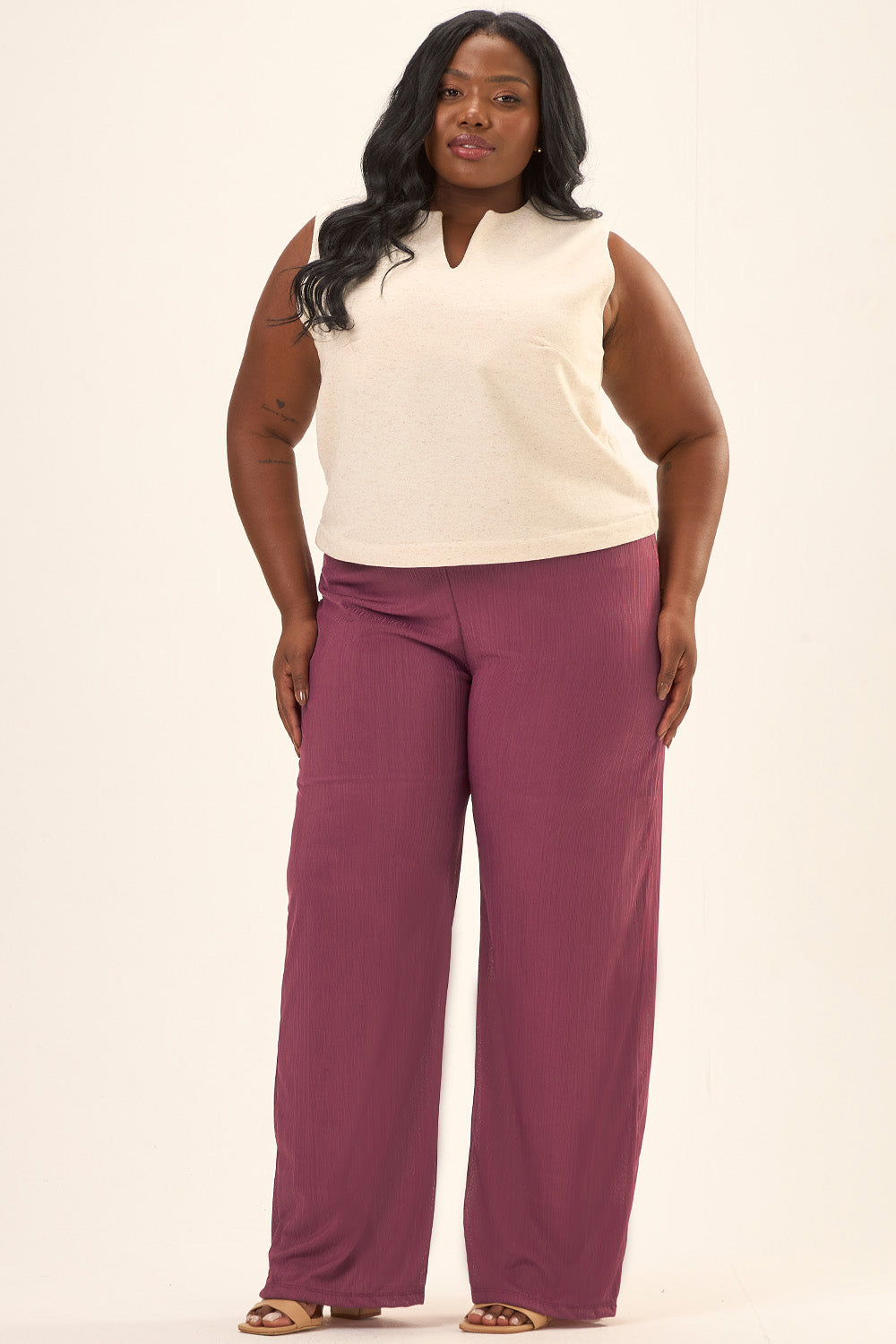 Calça Pantalona Plus Size Malha Plissada Dalia Vinho Cess