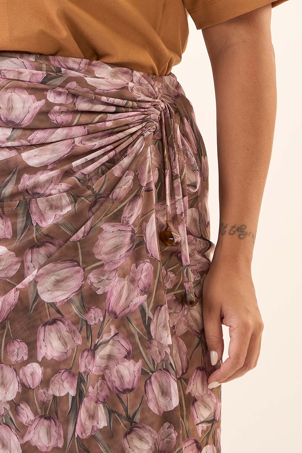 Saia Midi Com Sobreposição Plus Size Tule Estampado Tulipa Rosa Cess