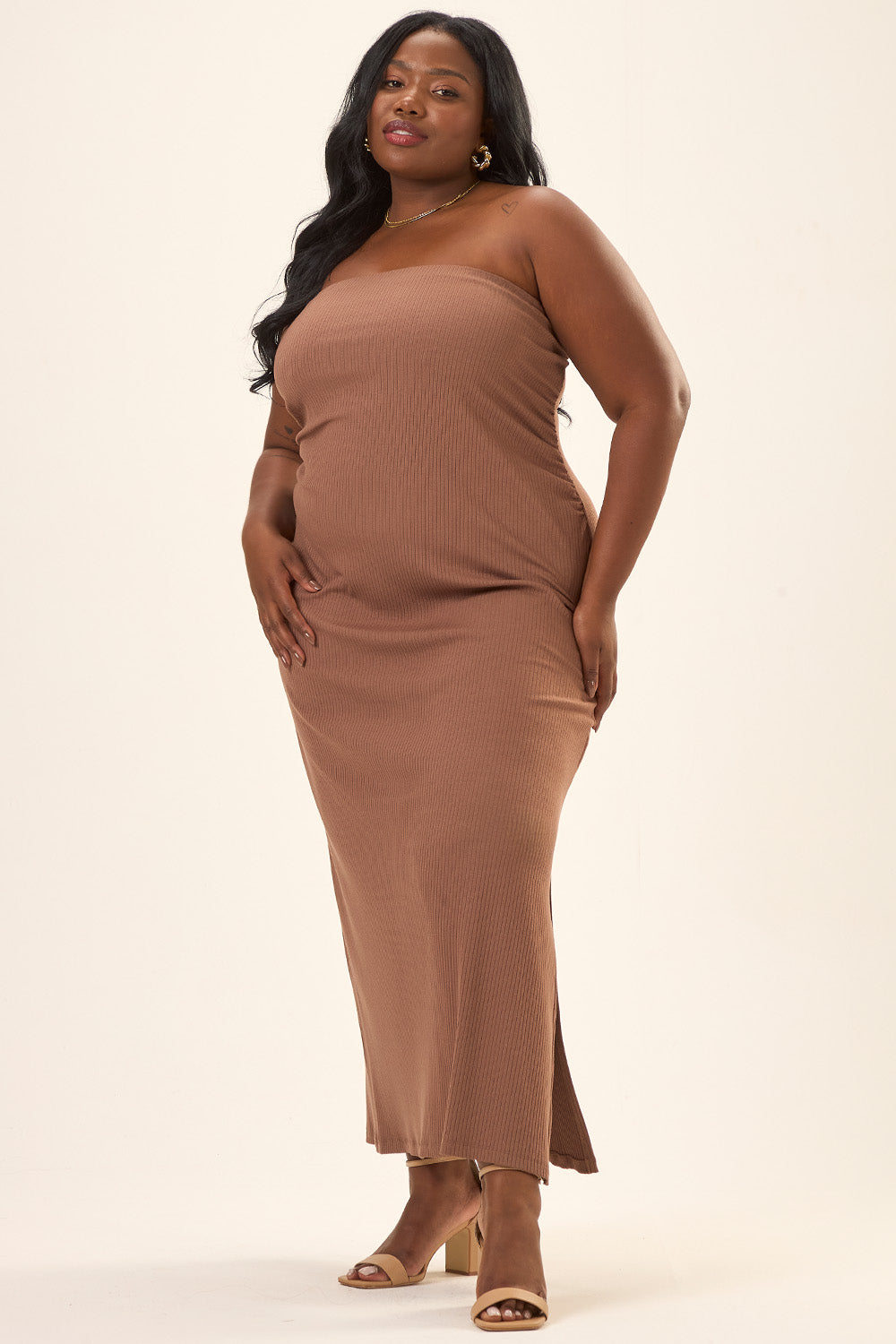 Vestido Midi Plus Size Canelado Colina Marrom Cess