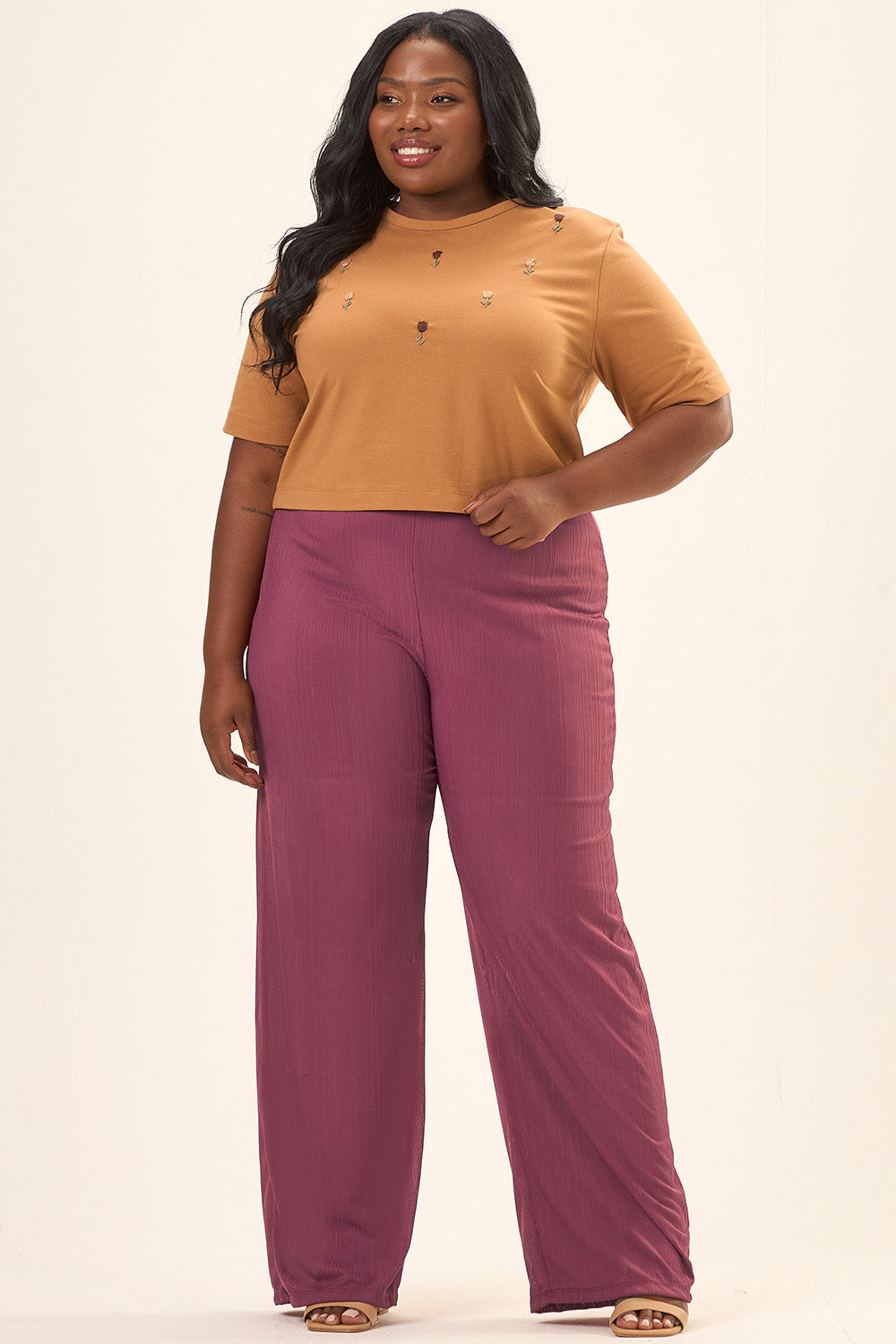 Calça Pantalona Plus Size Malha Plissada Dalia Vinho Cess