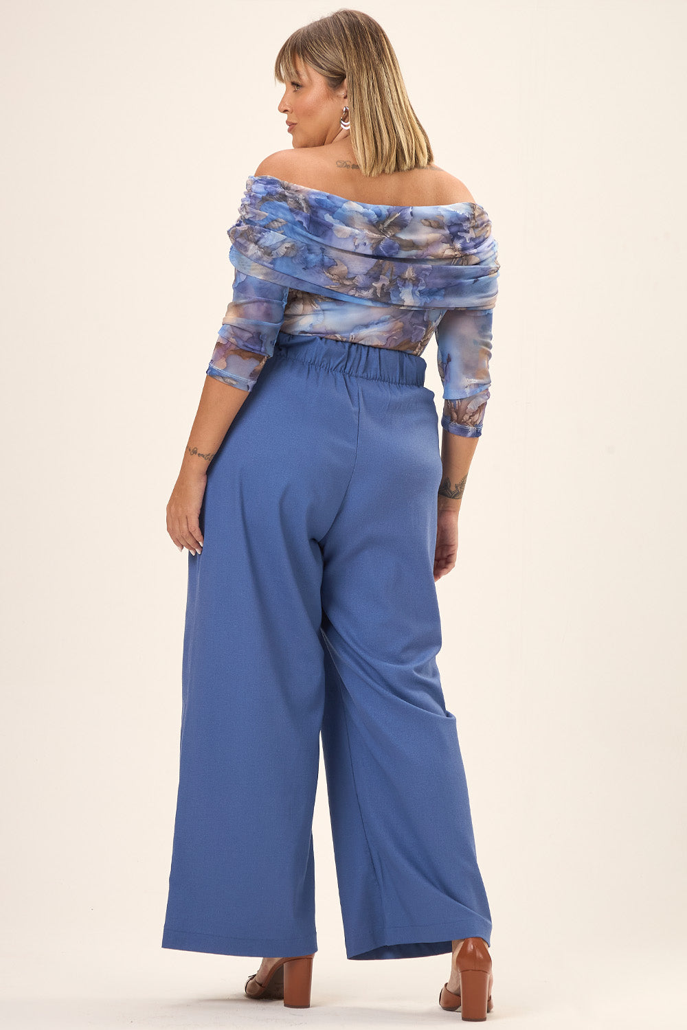 Blusa Plus Size Lis Ombro a Ombro com Mangas 7/8 em Tule Estampado Cess