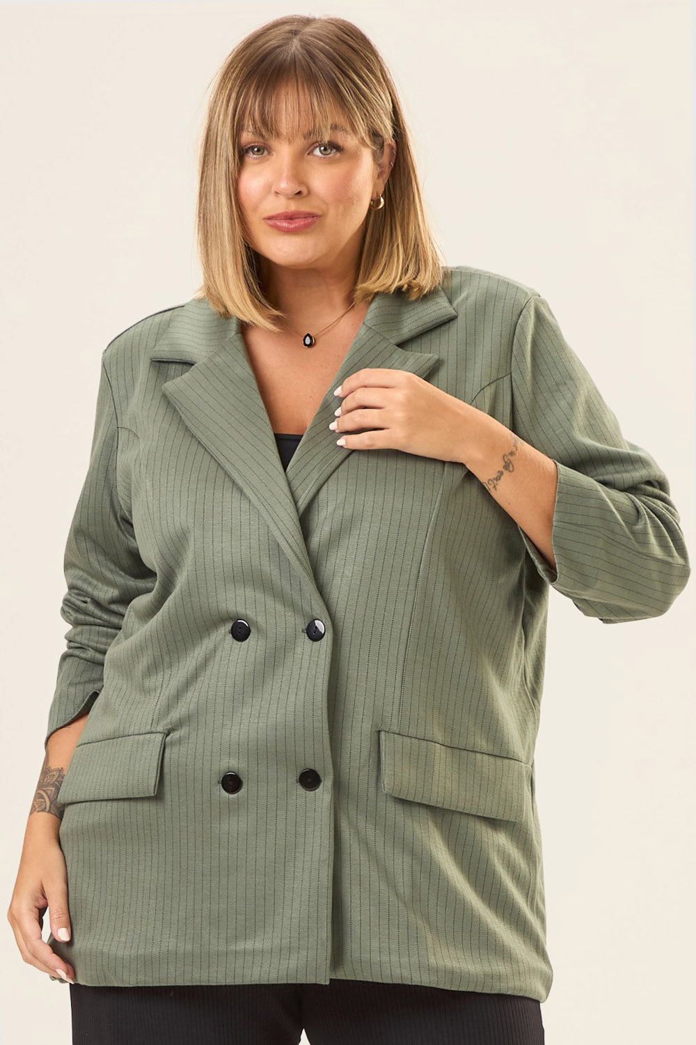 Blazer Oversized de Alfaiataria Plus Size Jacquard Risca de Giz Acácia Verde Cess