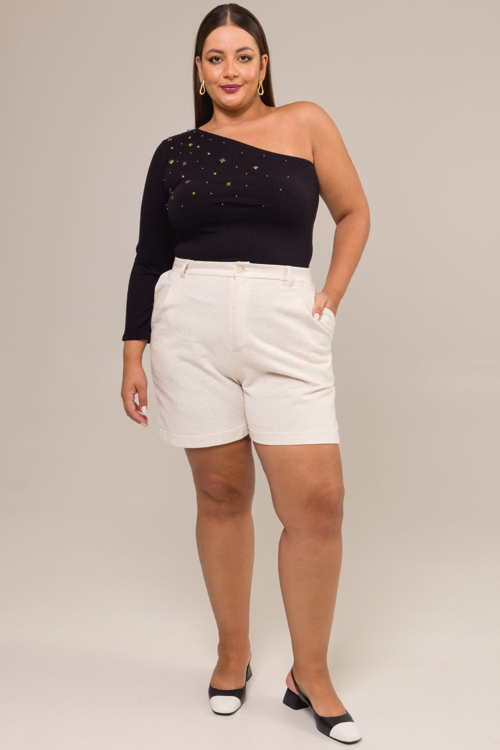 Blusa Plus Size Um Ombro Manga 7/8 com Apliques Alana Preto Cess