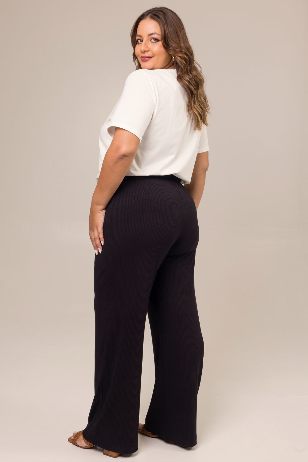 Calça Reta Plus Size Diana Canelada Preto Cess