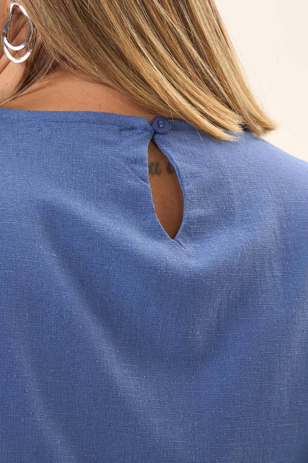 Blusa Plus Size com Pregas em Viscose com Linho Celeste Azul Cess