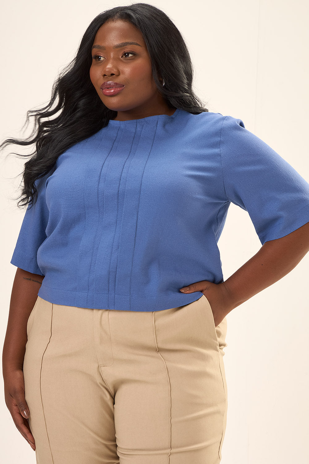 Blusa Plus Size com Pregas em Viscose com Linho Celeste Azul Cess