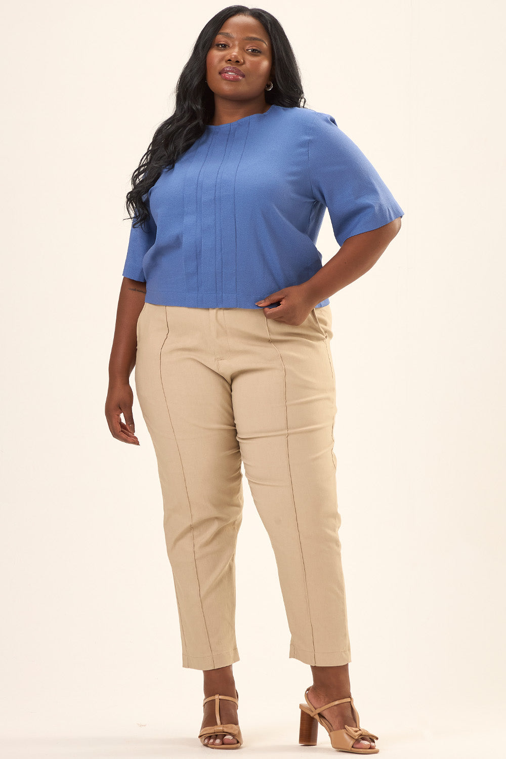 Blusa Plus Size com Pregas em Viscose com Linho Celeste Azul Cess