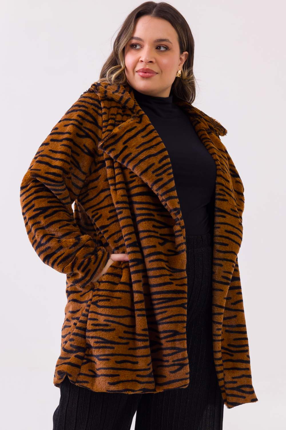 Casaco Plus Size Fluffy Animal Print Cess