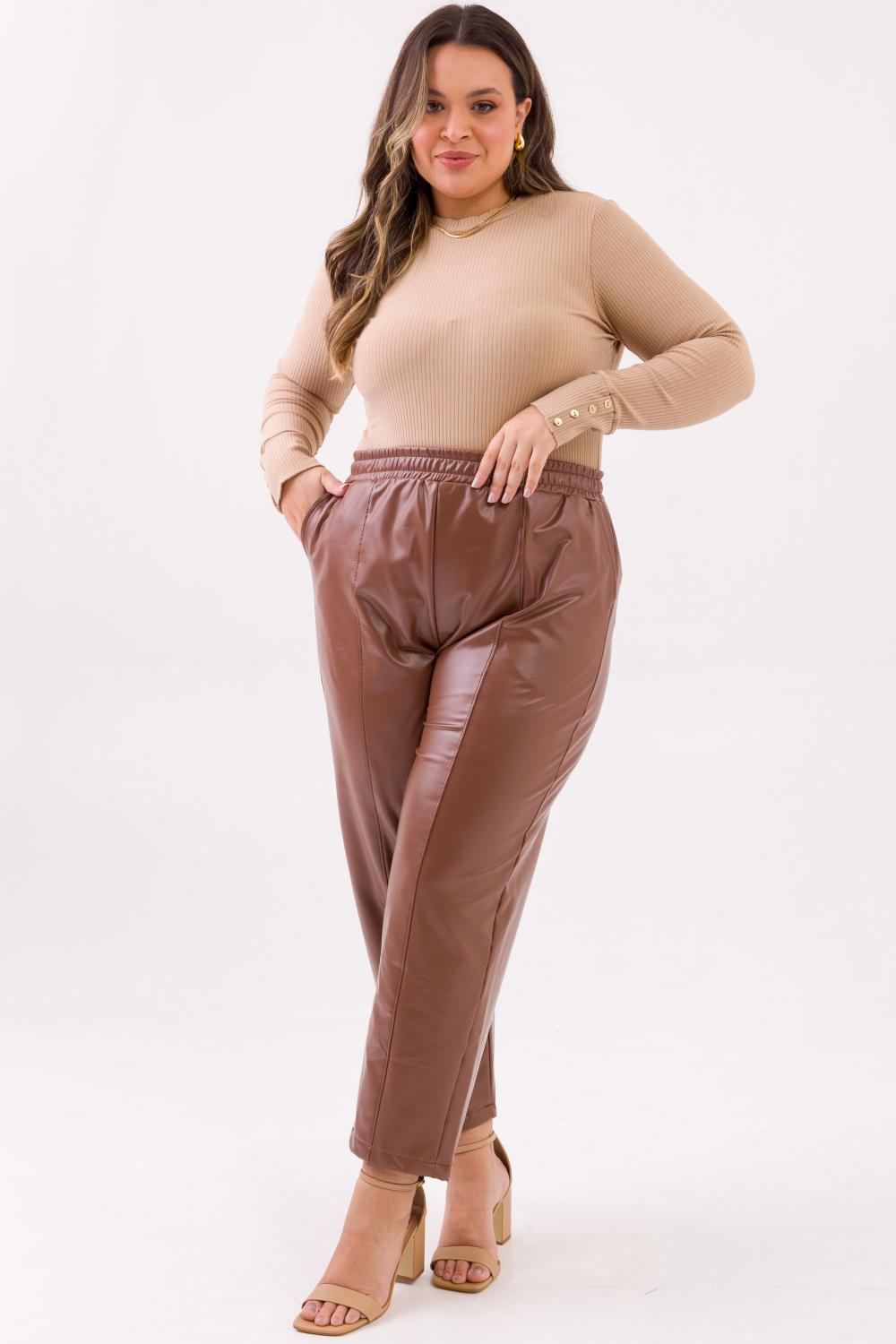 Blusa Plus Size Cindy Bege Botões Dourados Cess