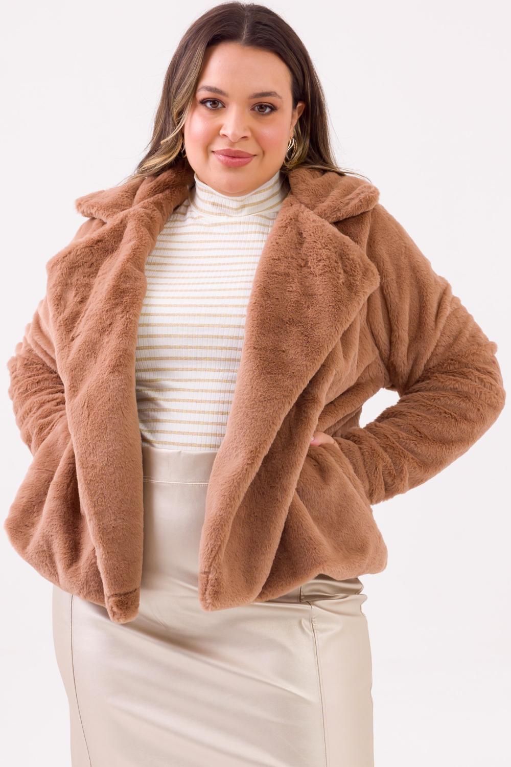 Casaco Plus Size Alícia Pelos Marrom Cess