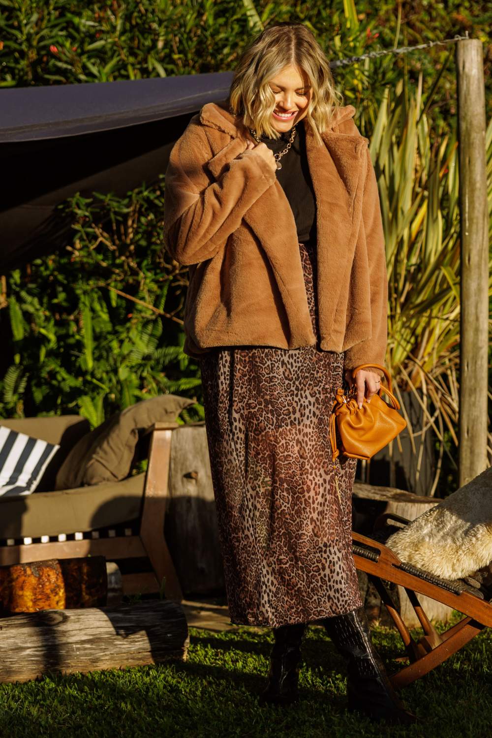 Casaco Plus Size Alícia Pelos Marrom Cess