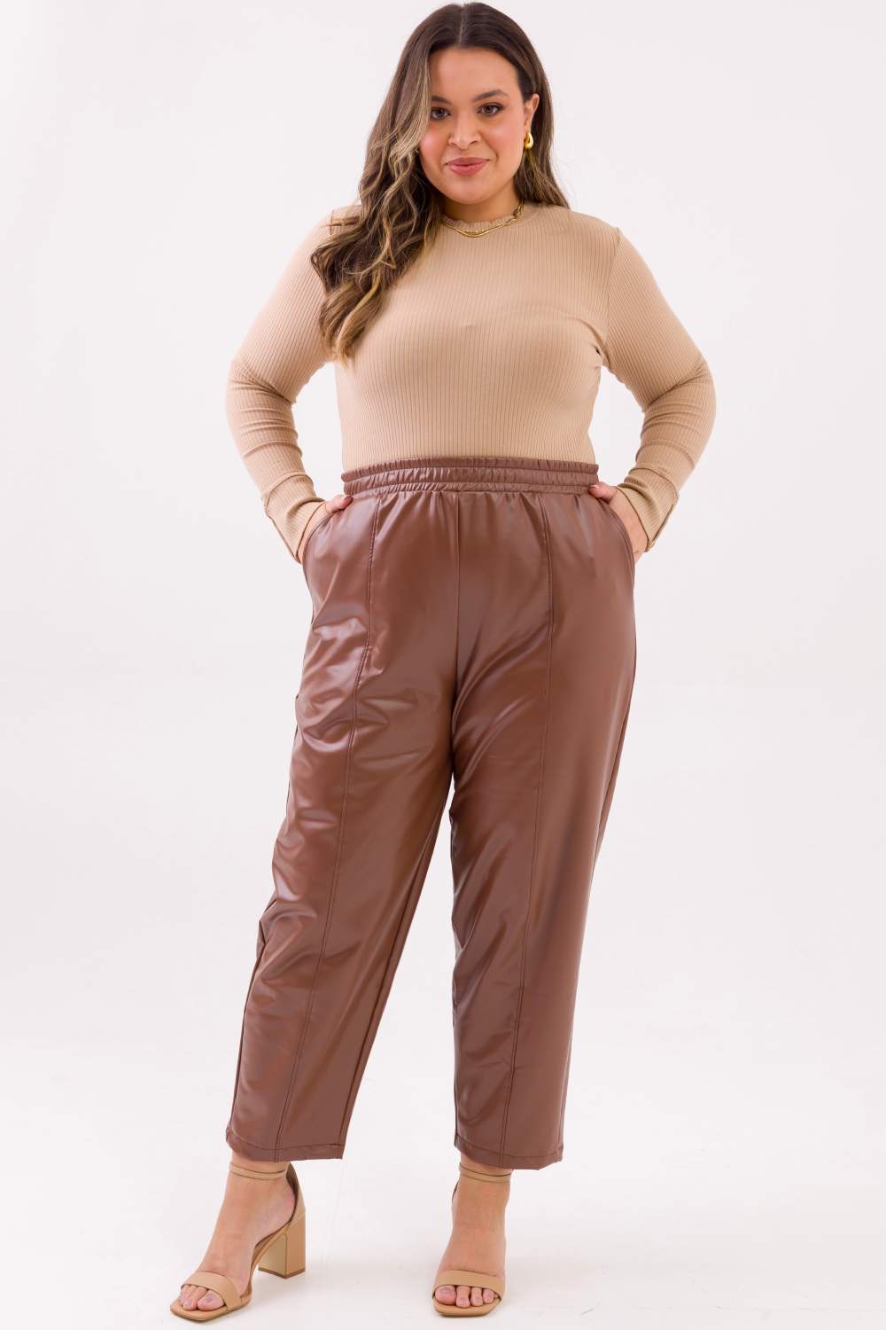 Blusa Plus Size Cindy Bege Botões Dourados Cess