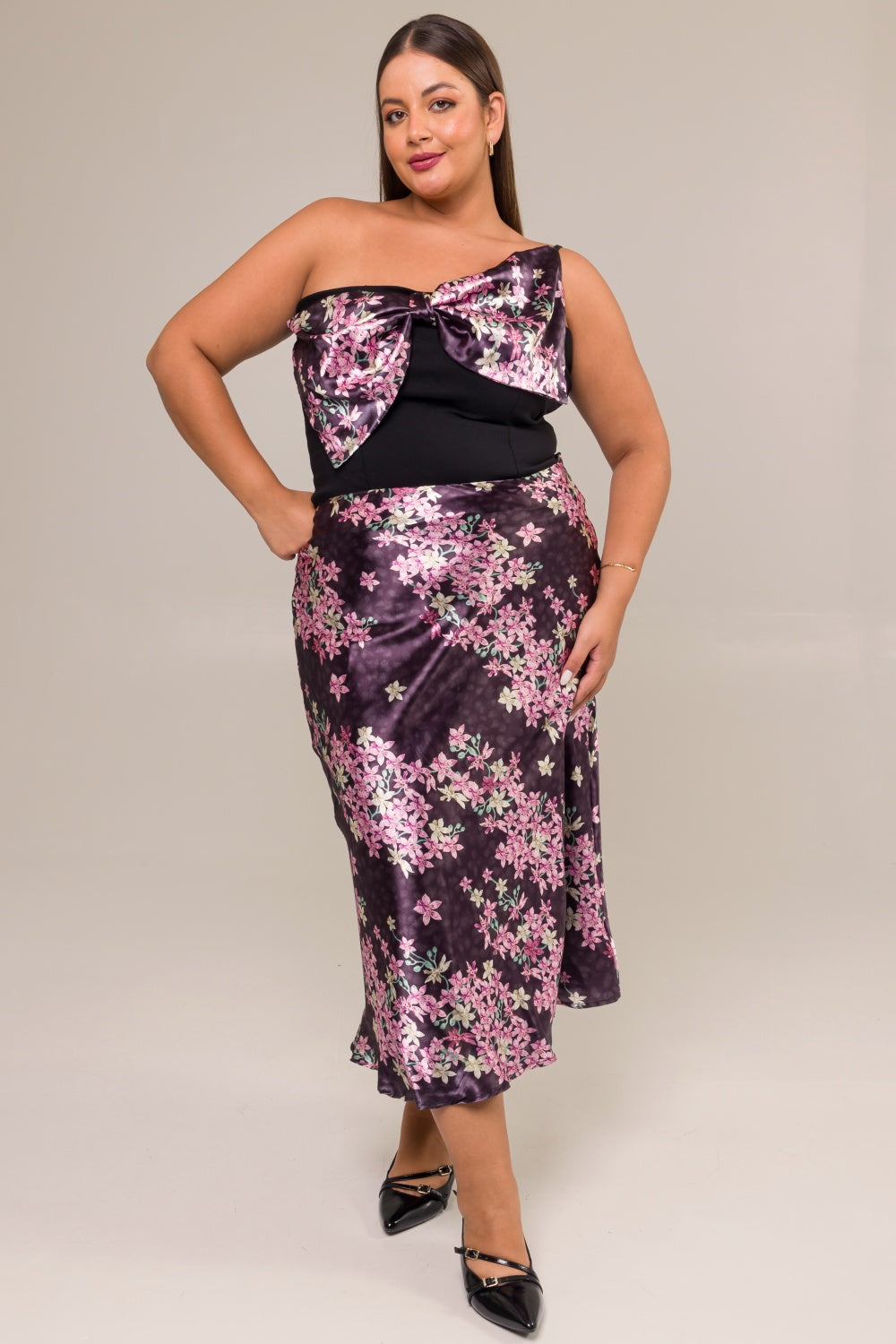 Saia Midi Plus Size em Cetim Estampado Anssellia Preto Cess