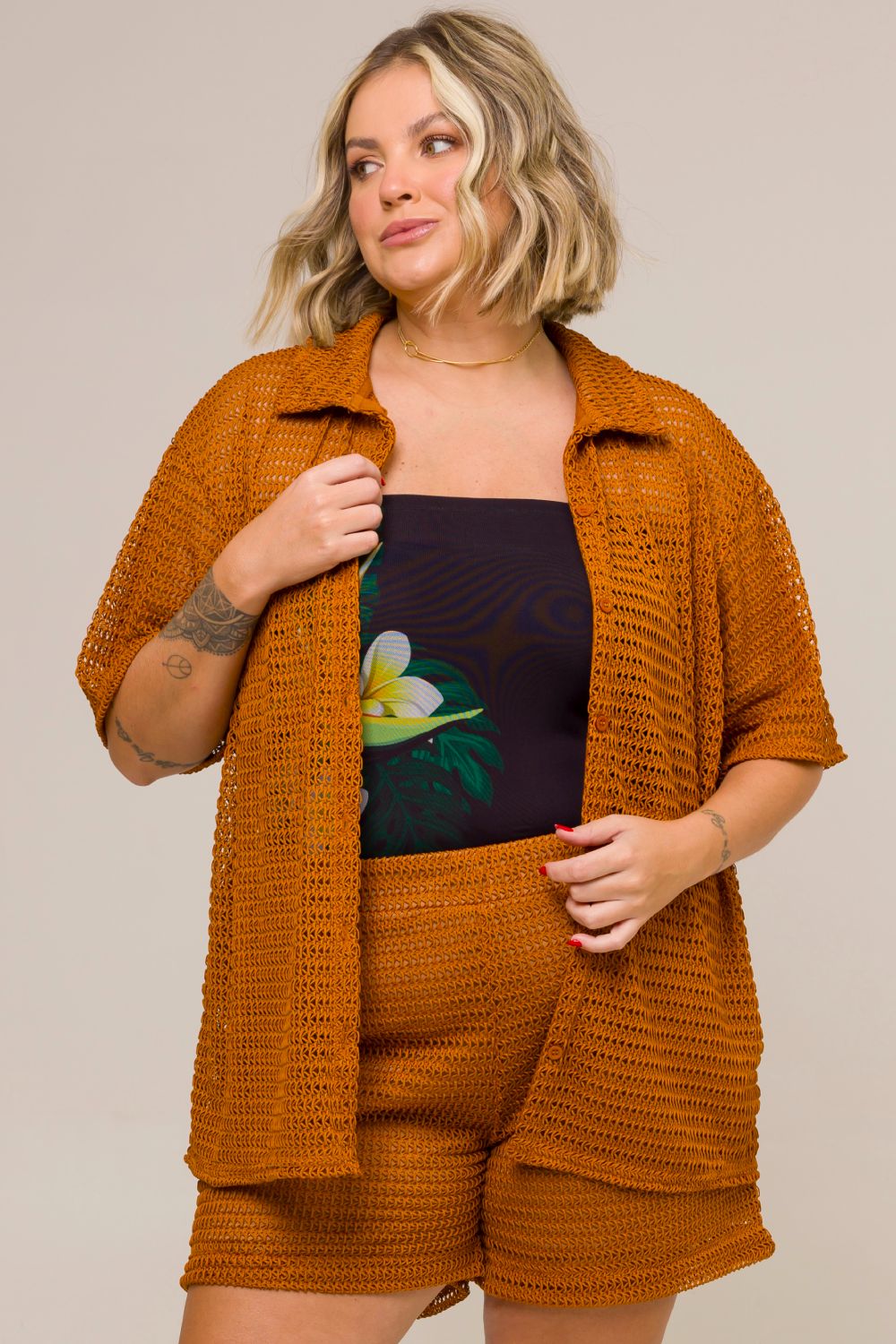 Camisa Plus Size Camélia em Tricot Ocre Cess