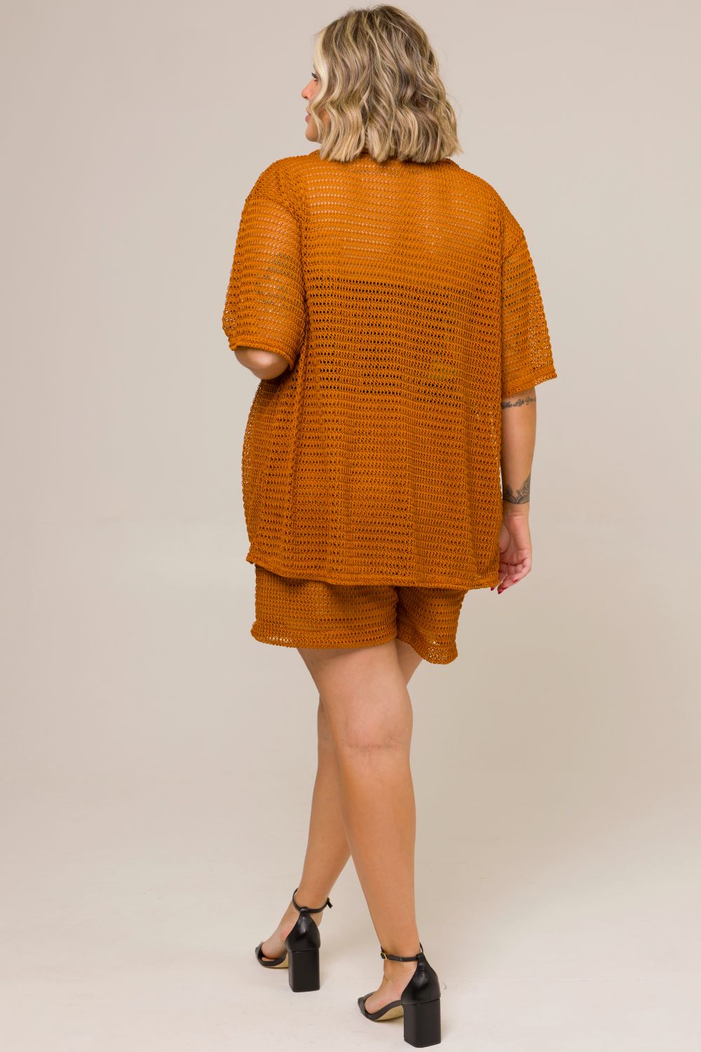 Camisa Plus Size Camélia em Tricot Ocre Cess