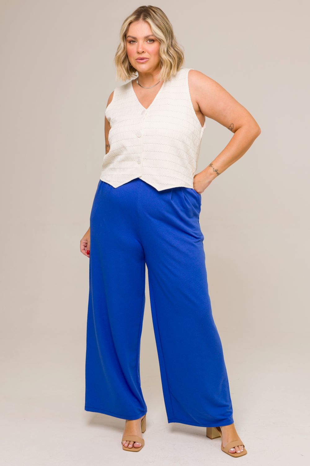 Colete Plus Size Cris Alfaiataria com Textura e Laise Off White Cess