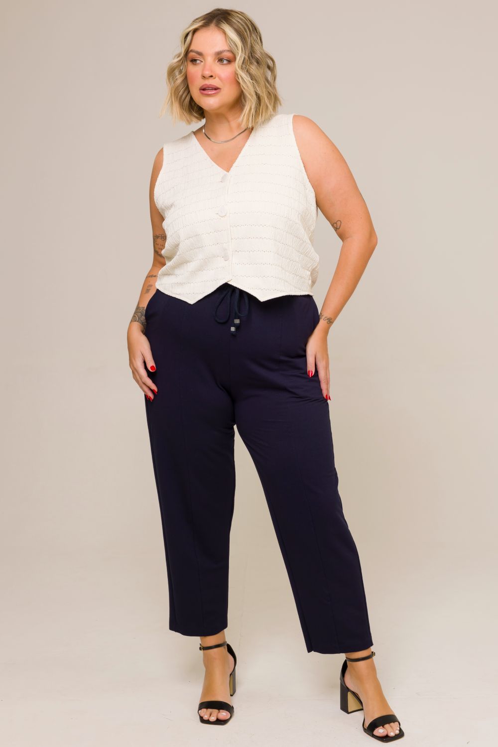 Colete Plus Size Cris Alfaiataria com Textura e Laise Off White Cess