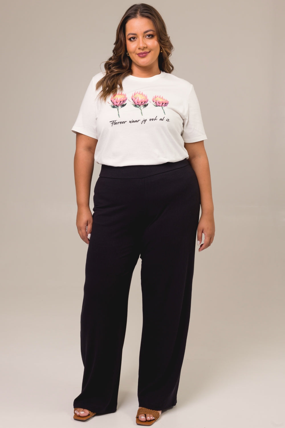 T-shirt Plus Size Próteas em Algodão Off-white Cess