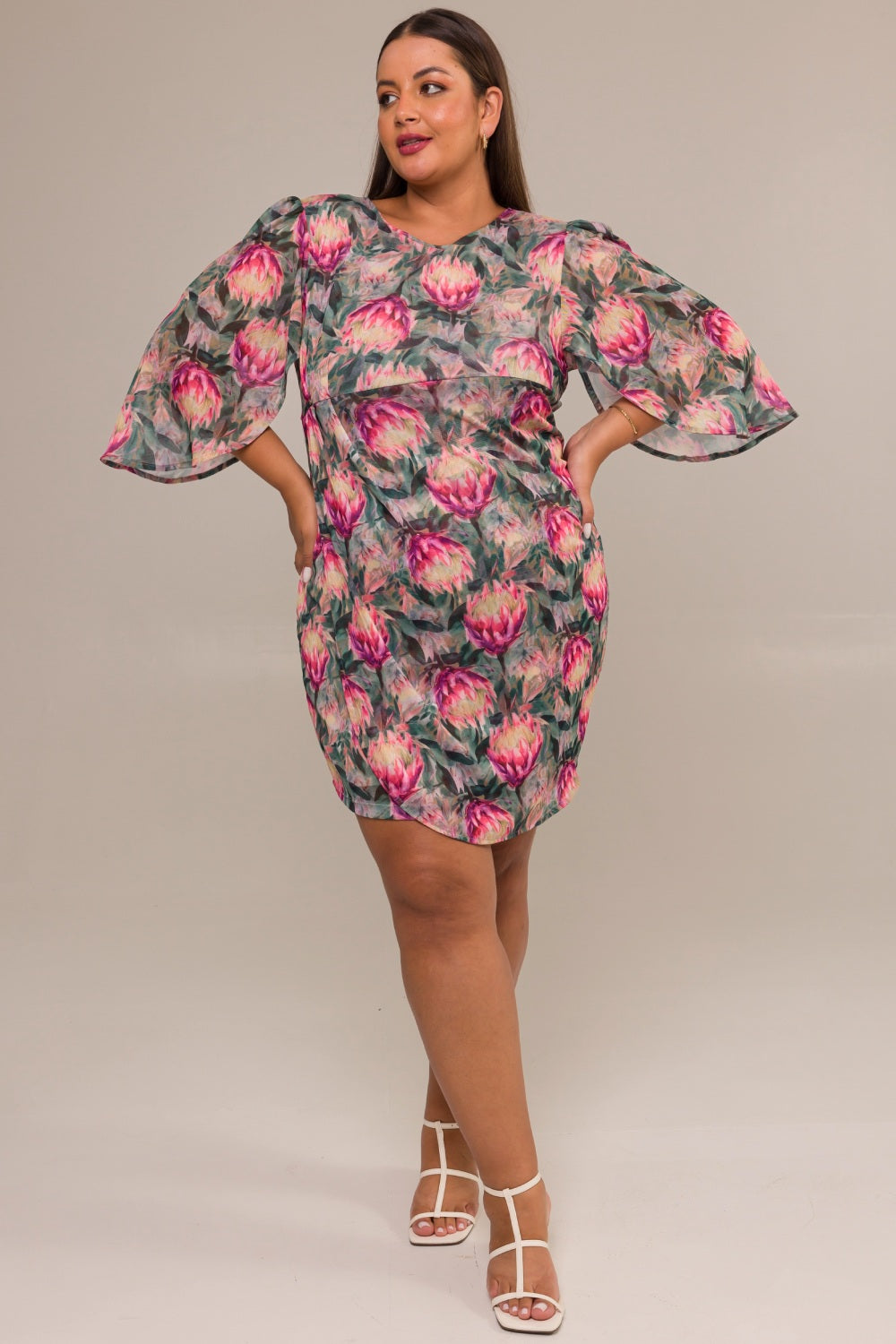 Vestido Curto Plus Size Tule Estampado Proteas Cess