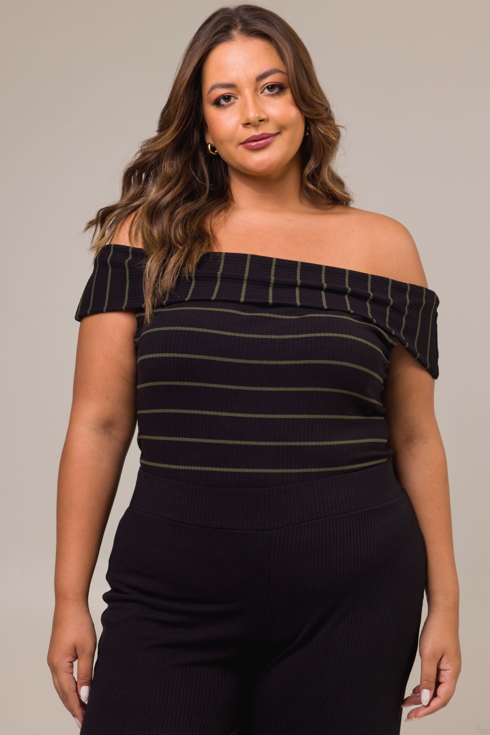 Blusa Plus Size Ombro a Ombro Canelada Diana Listrada Verde Preto Cess