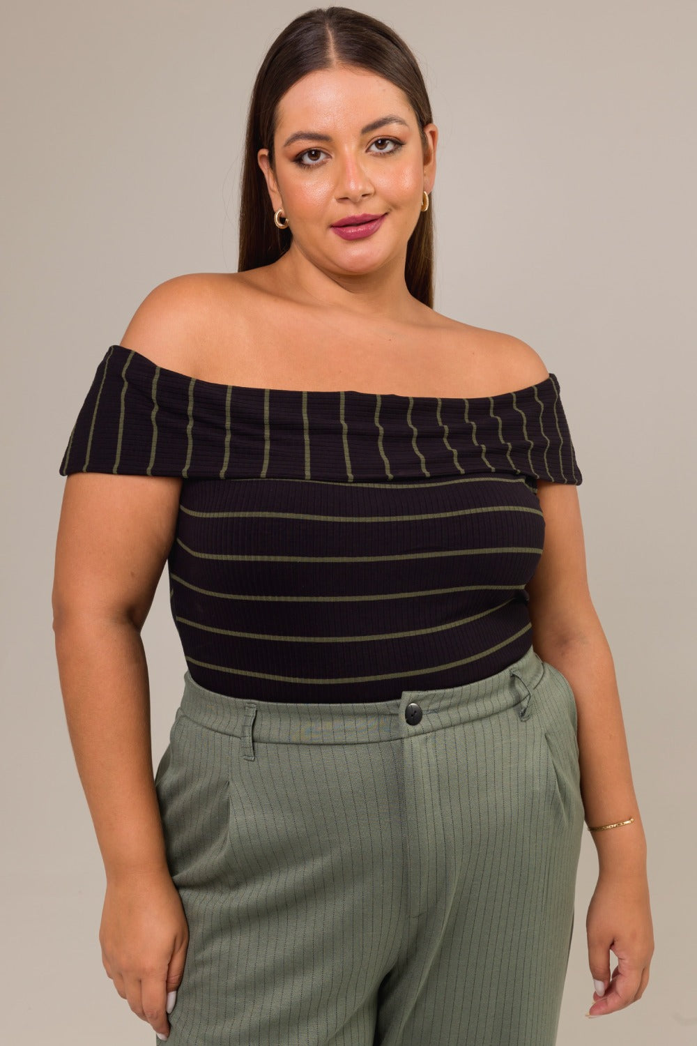 Blusa Plus Size Ombro a Ombro Canelada Diana Listrada Verde Preto Cess