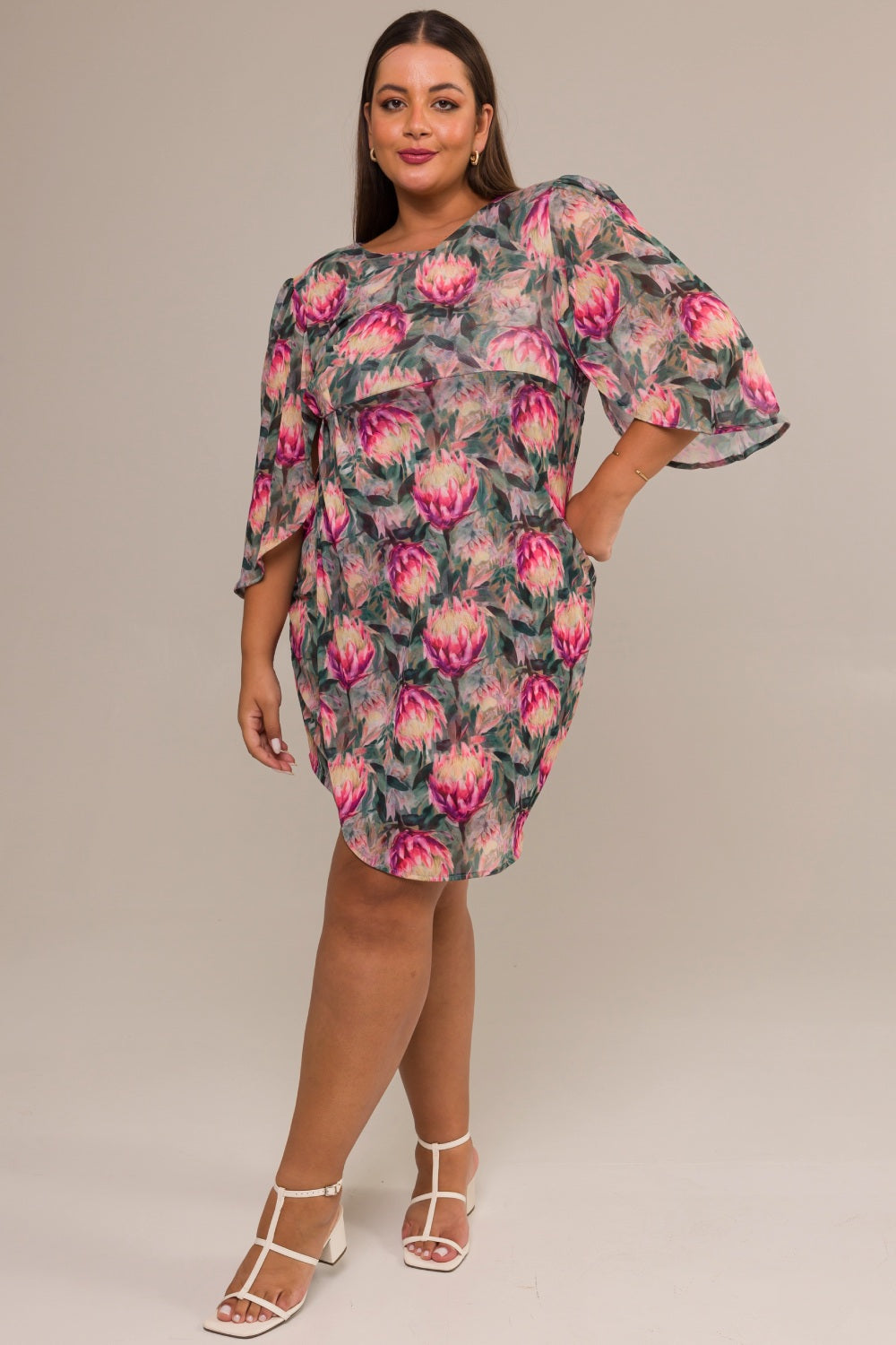 Vestido Curto Plus Size Tule Estampado Proteas Cess