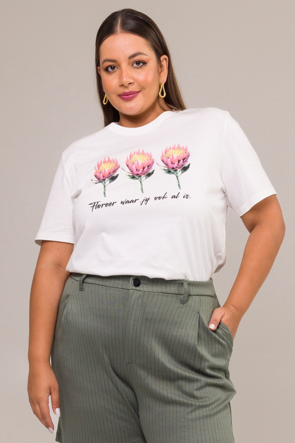 T-shirt Plus Size Próteas em Algodão Off-white Cess
