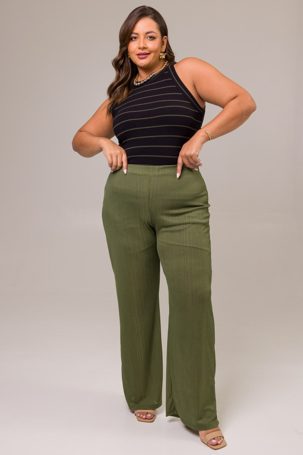 Calça Pantalona Plus Size Jade Malha Plissada Verde Cess