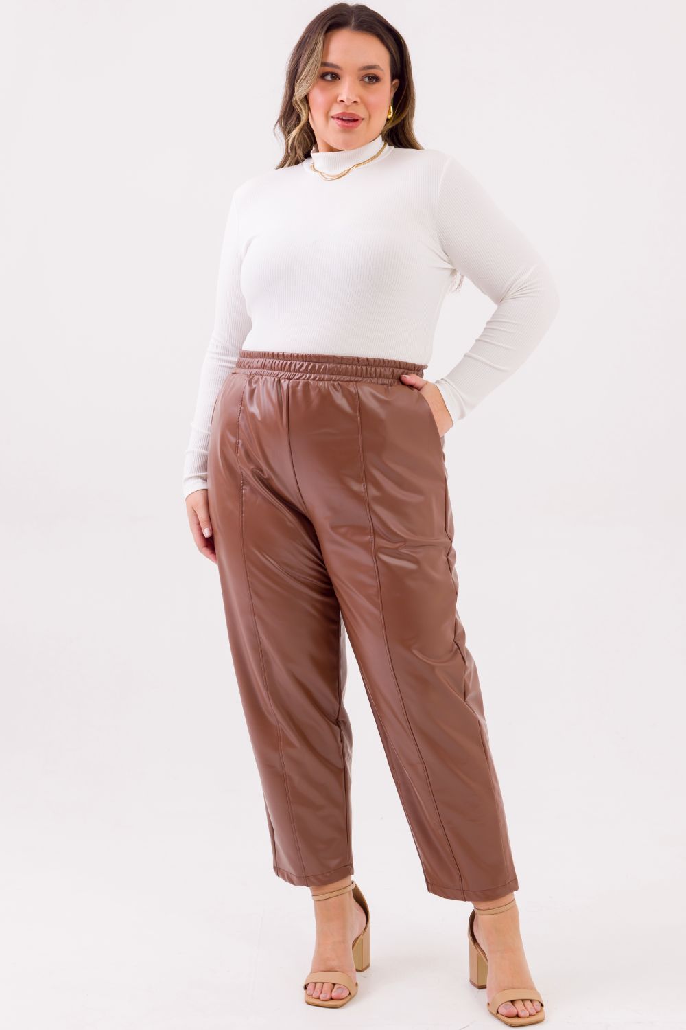 Calça Plus Size Rebeca PU Marrom Cess