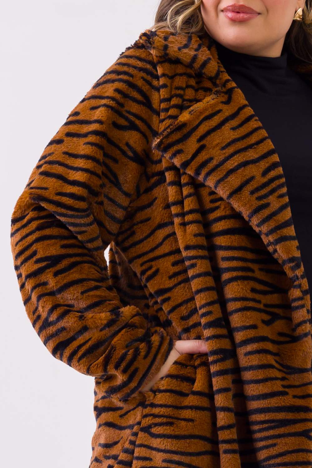 Casaco Plus Size Fluffy Animal Print Cess