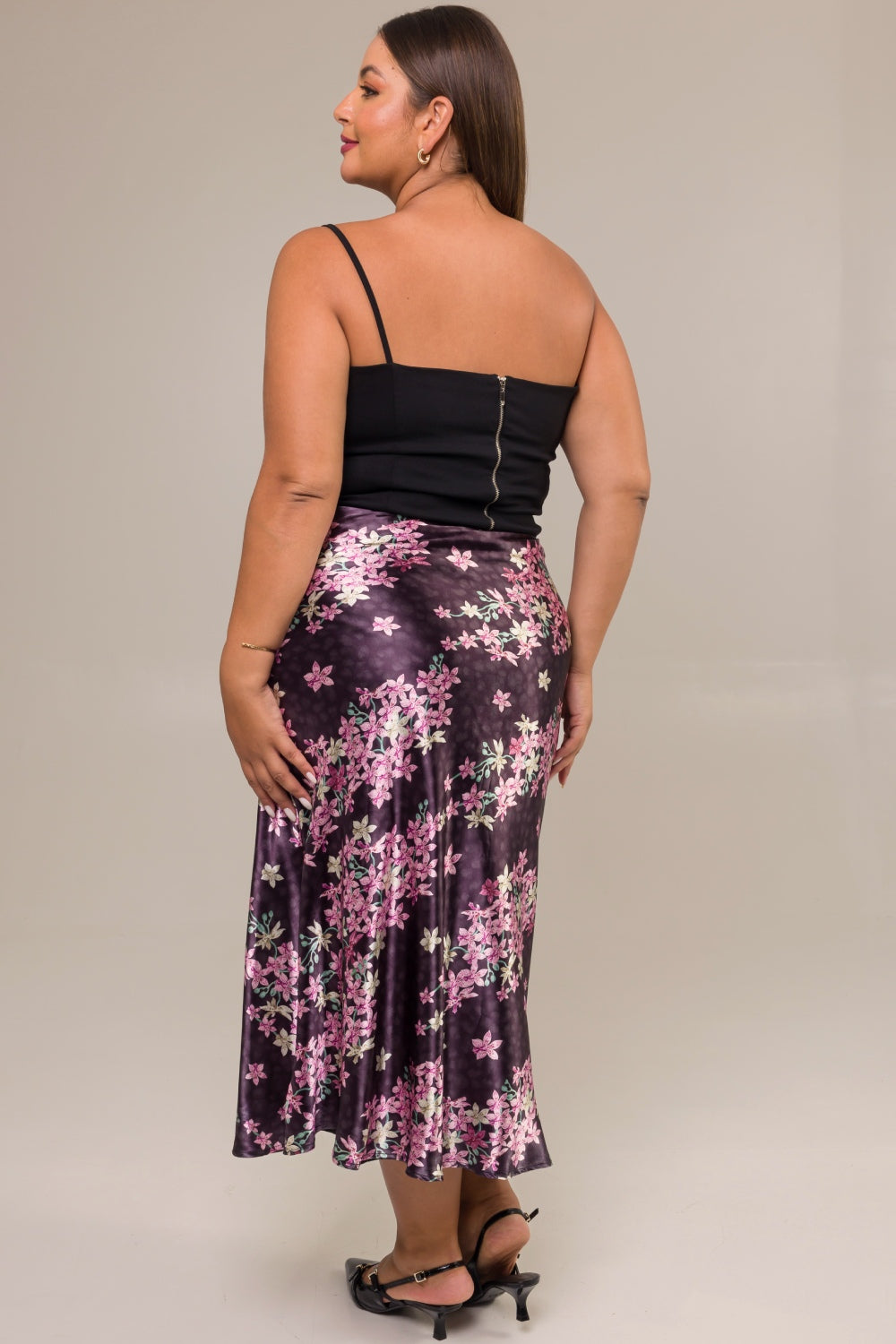 Saia Midi Plus Size em Cetim Estampado Anssellia Preto Cess