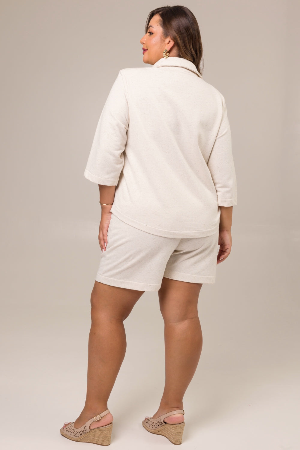 Camisa de Alfaiataria Manga 3/4 Plus Size em Moletinho com Linho Serena Natural Cess