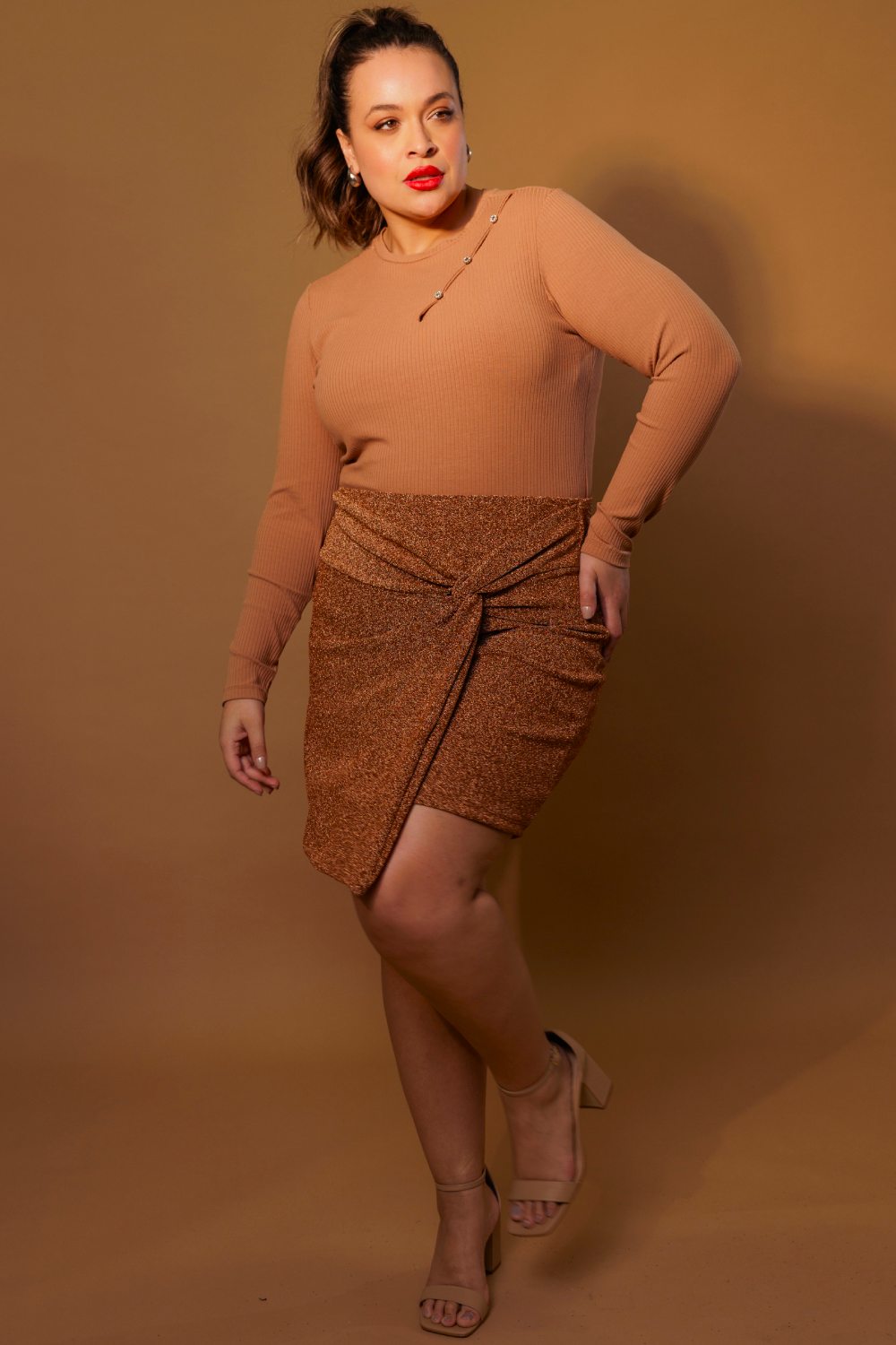 Blusa Plus Size Wendy Canelado e Aplique Brilho Bege Cess