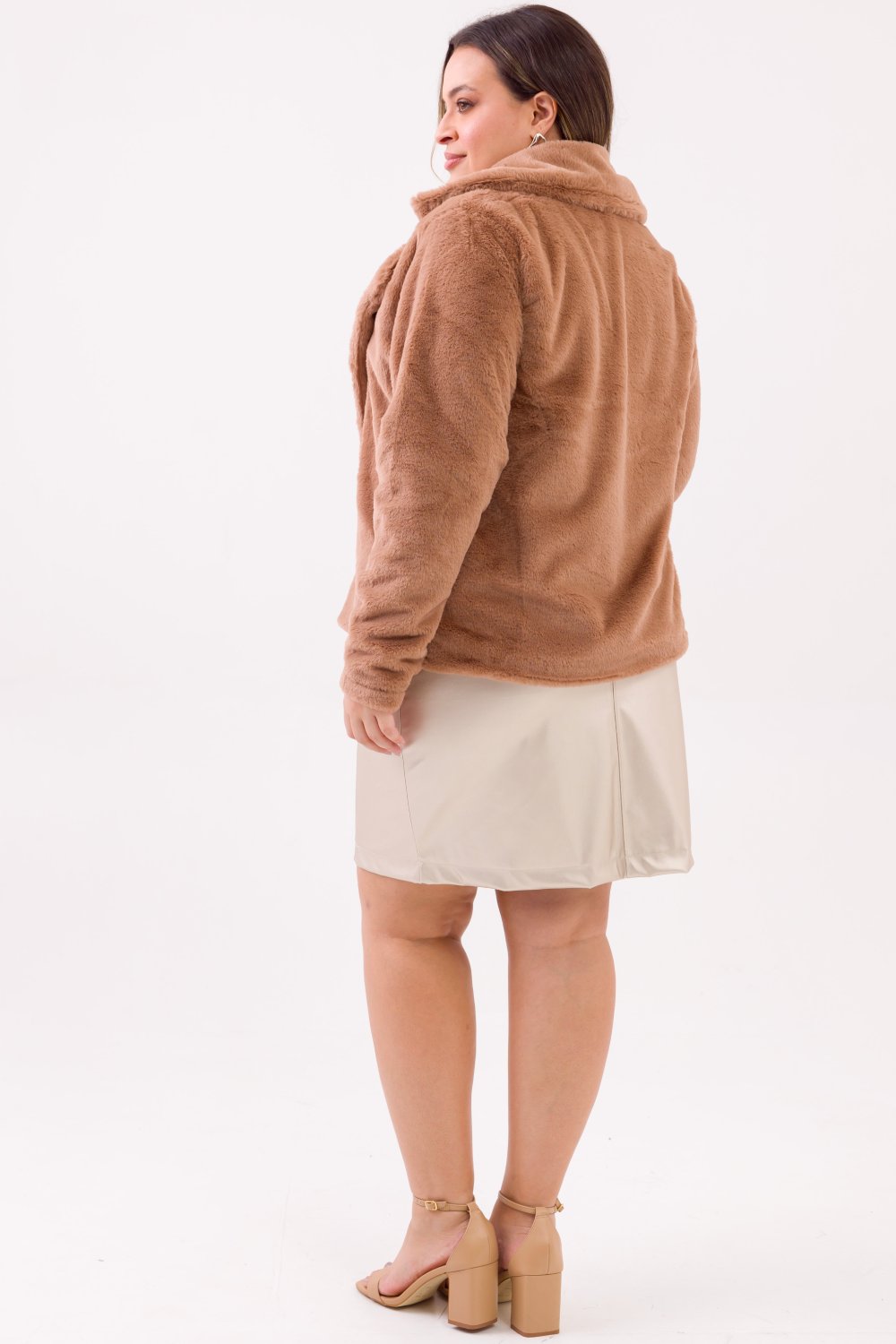 Casaco Plus Size Alícia Pelos Marrom Cess