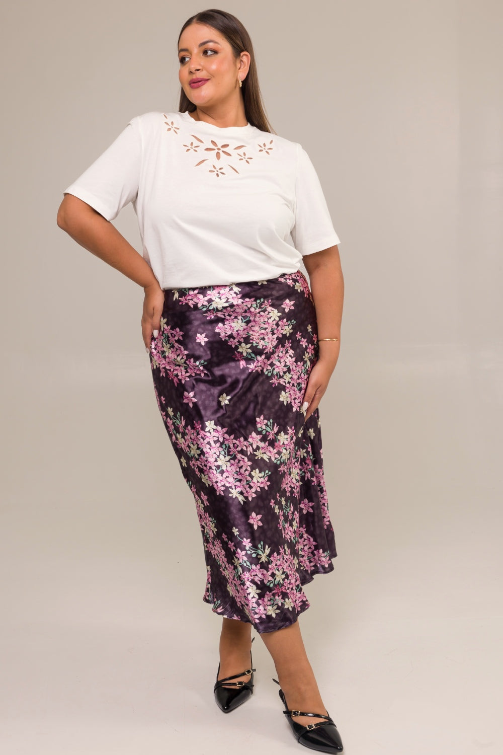 Saia Midi Plus Size em Cetim Estampado Anssellia Preto Cess