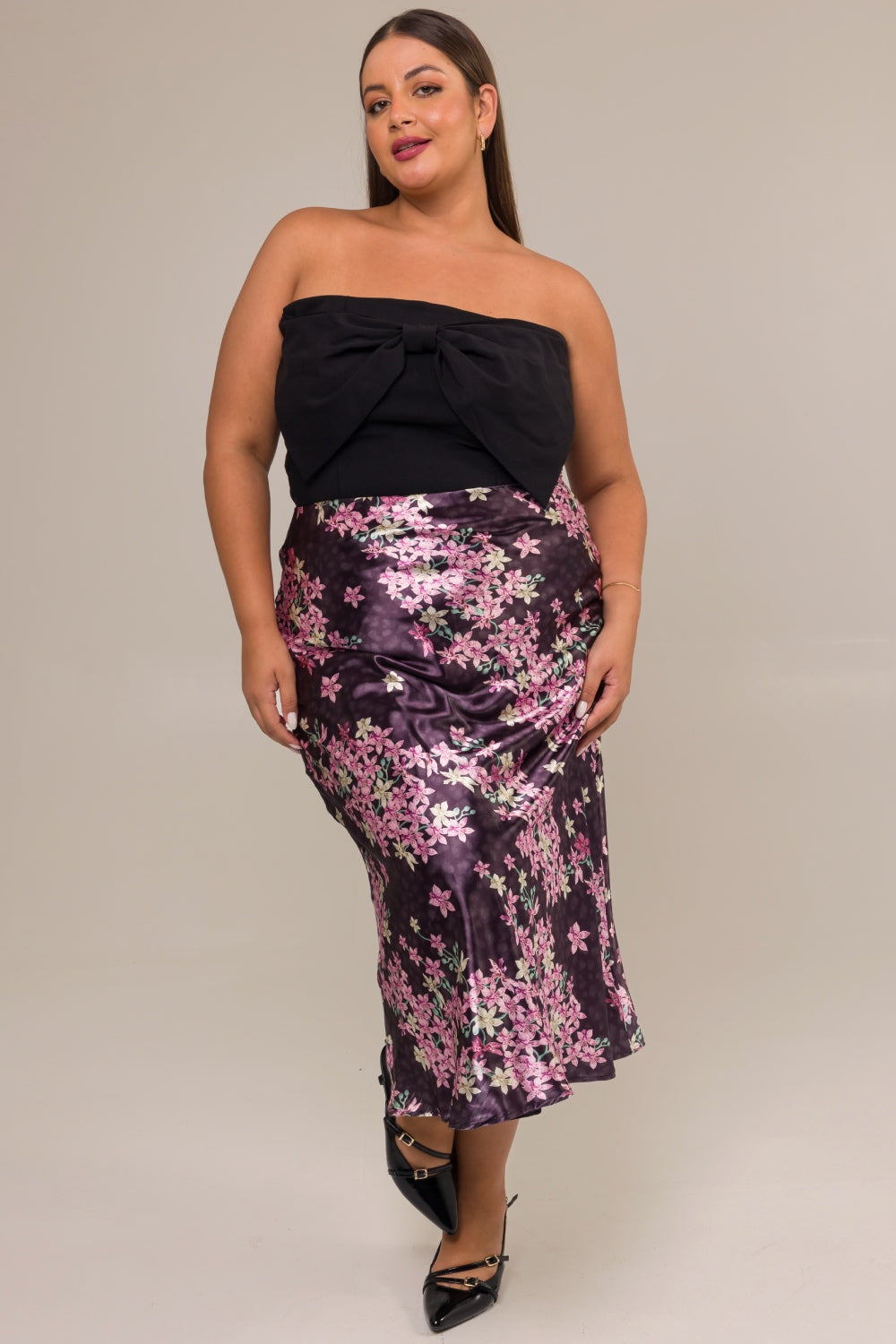 Saia Midi Plus Size em Cetim Estampado Anssellia Preto Cess