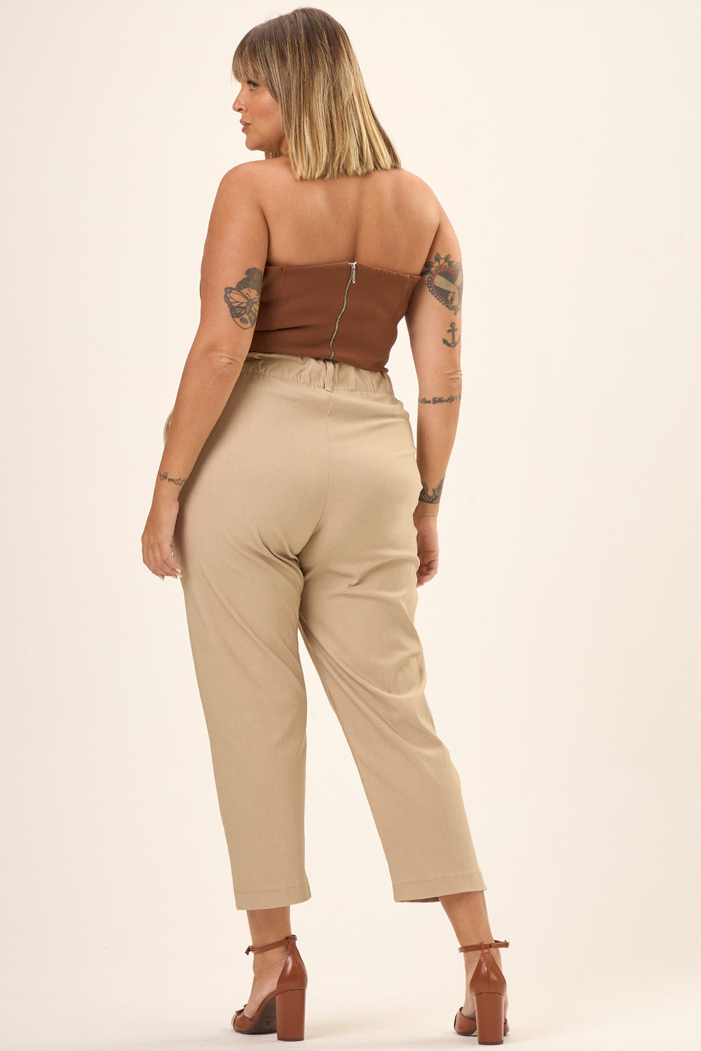 Blusa Tomara Que Caia Plus Size Tecido Sarjado Pienza Marrom Cess