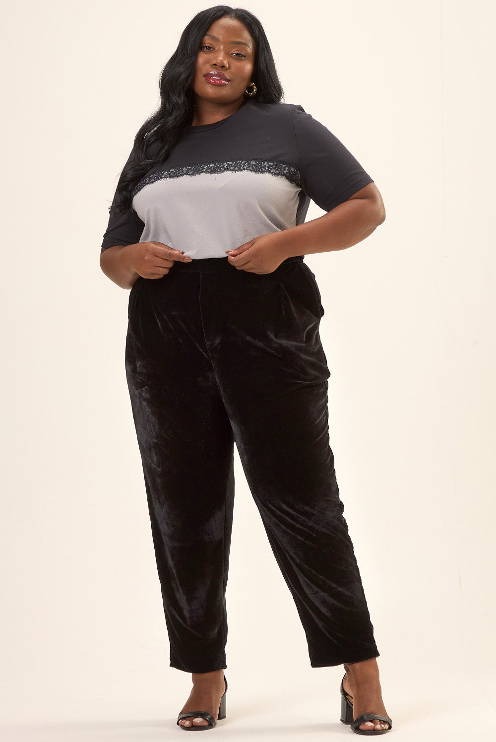 Calça Reta Plus Size Veludo Fresia Preto Cess