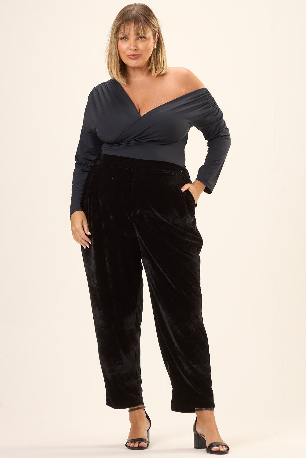 Blusa Um Ombro Só Plus Size Poliamida Vinci Preto Cess