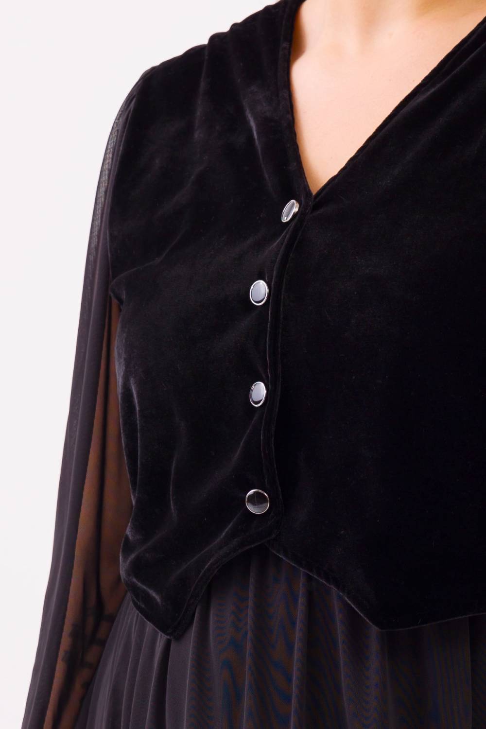 Vestido Curto Plus Size Joane Tule e Colete Veludo Preto Cess