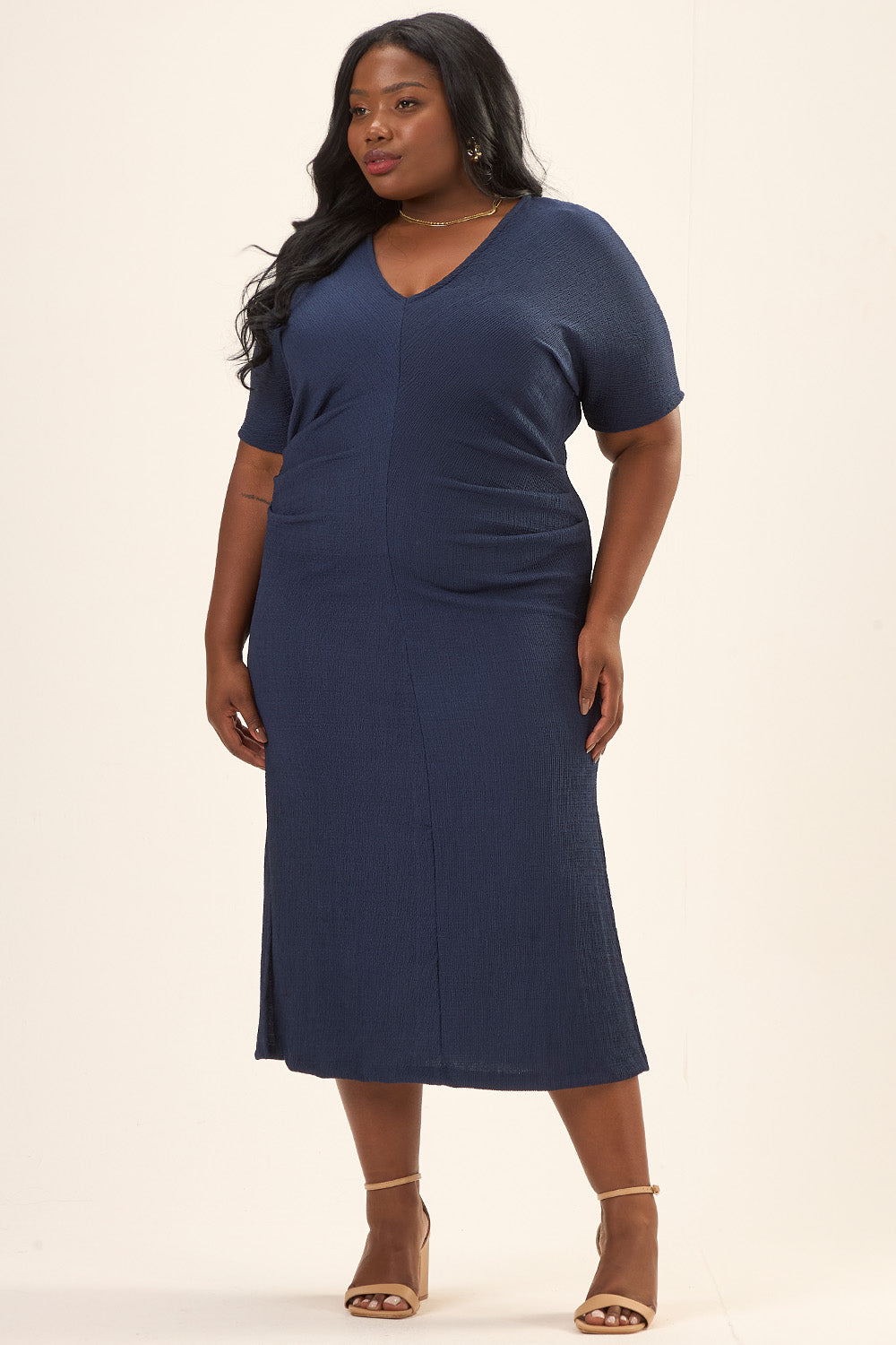 Vestido Midi Plus Size Malha Texturizada Galileo Azul Marinho Cess