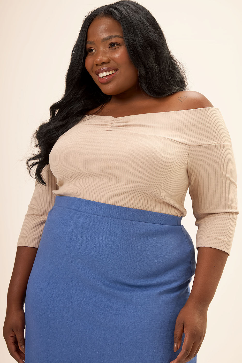 Blusa Ombro a Ombro Plus Size Canelado Magnolia Bege Cess